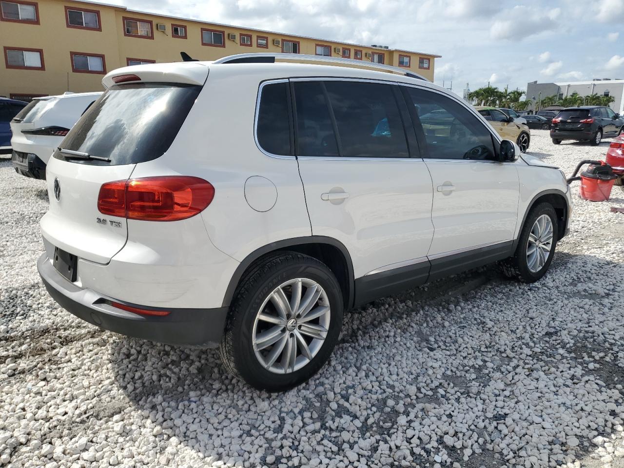 2013 Volkswagen Tiguan S - Фото 3