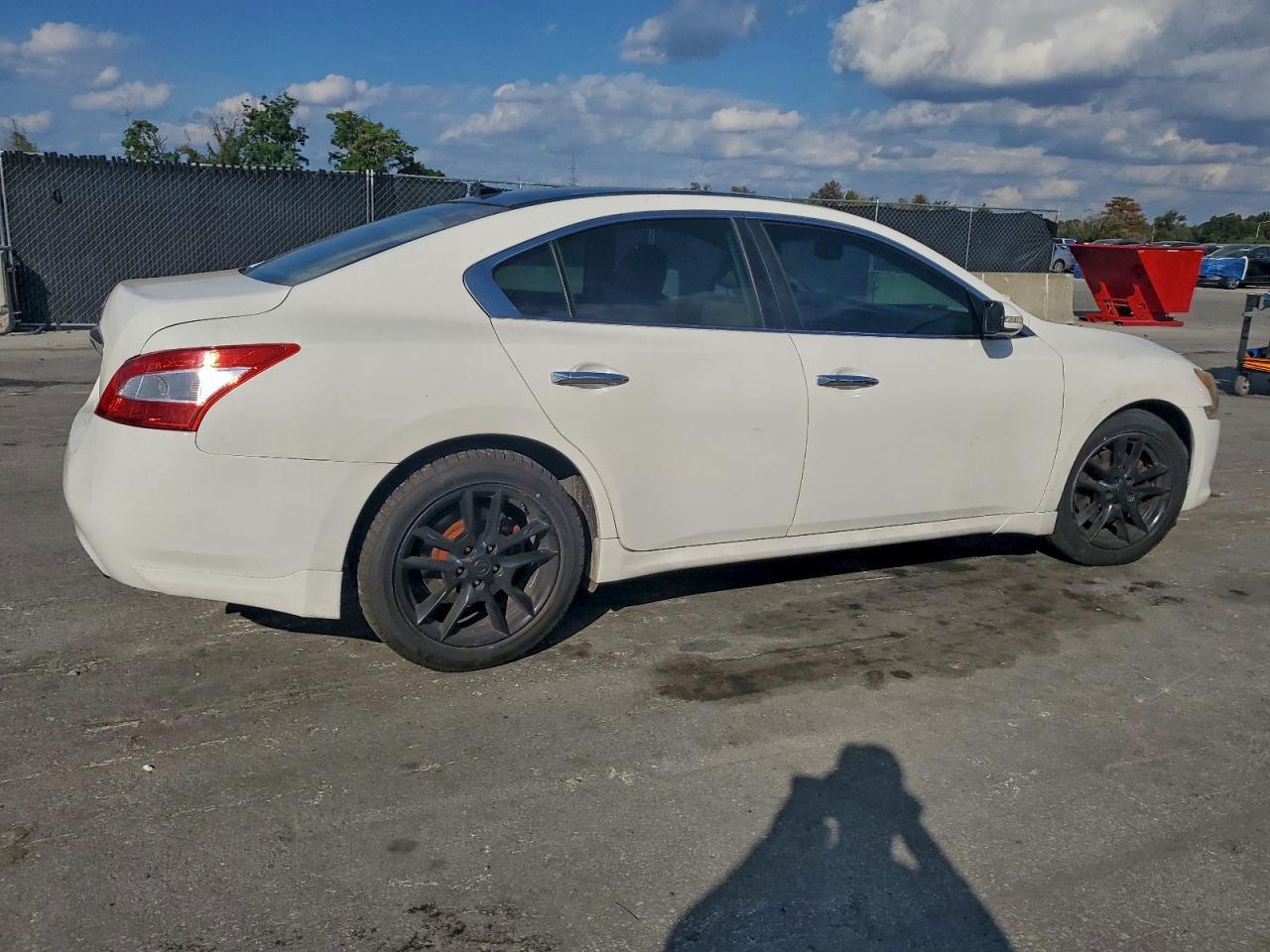2009 Nissan Maxima S - Image 3