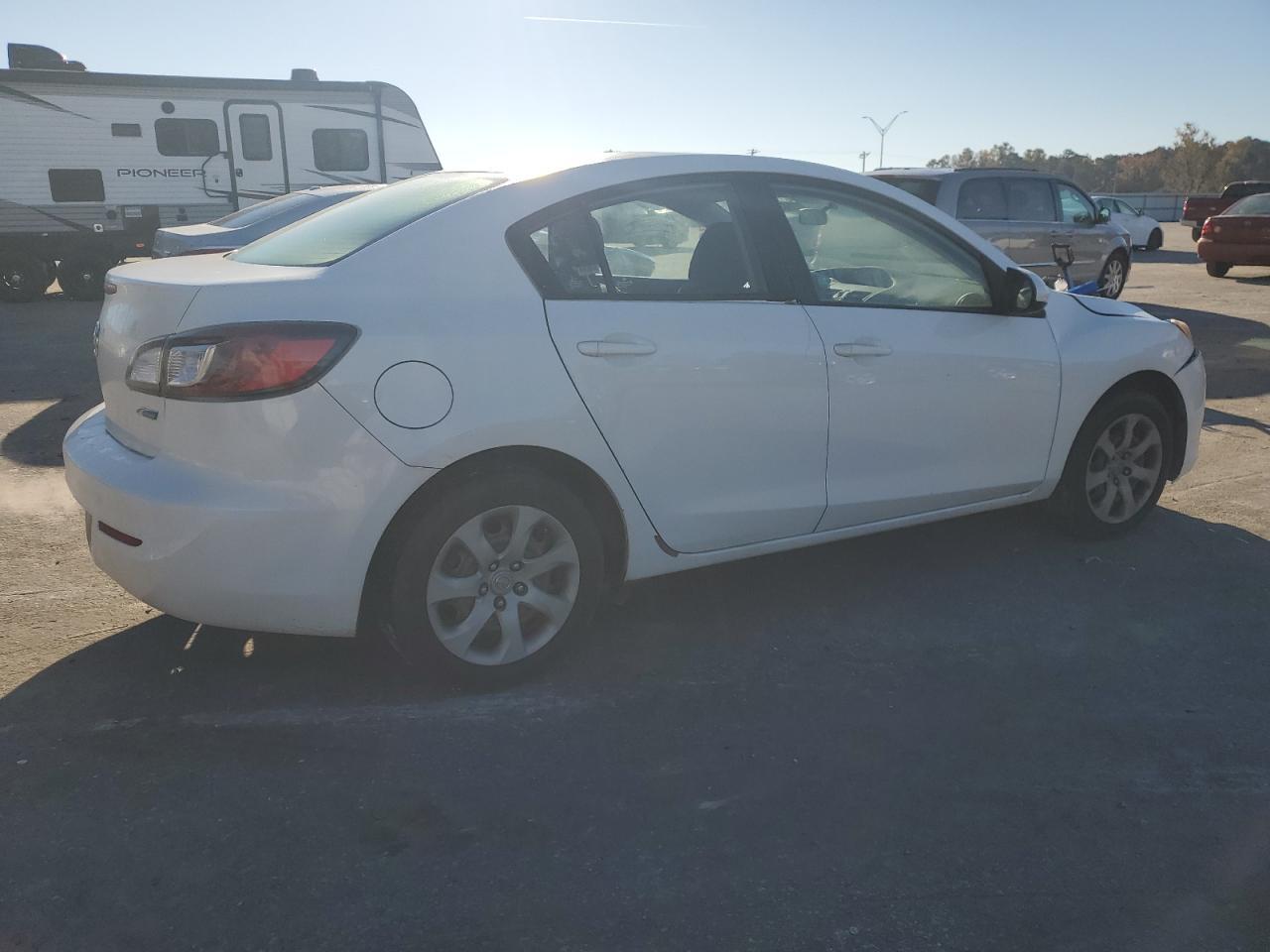 2013 Mazda 3 I - Фото 3