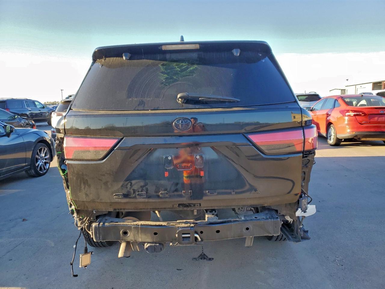 2023 Toyota Sequoia Sr5 - Image 6