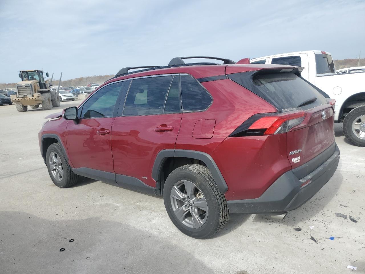 2022 Toyota Rav4 Xle - Image 2