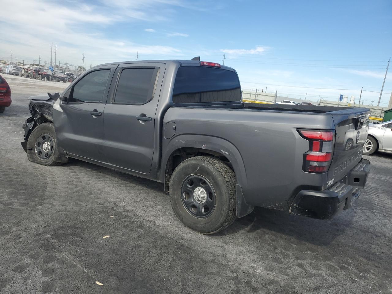 2022 Nissan Frontier S - Фото 2