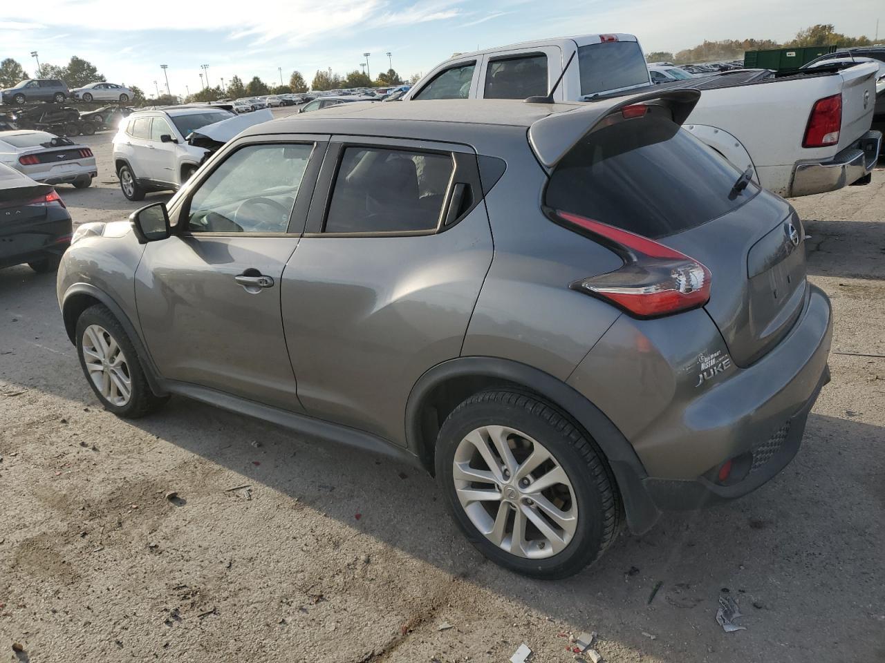 2015 Nissan Juke S - Фото 2