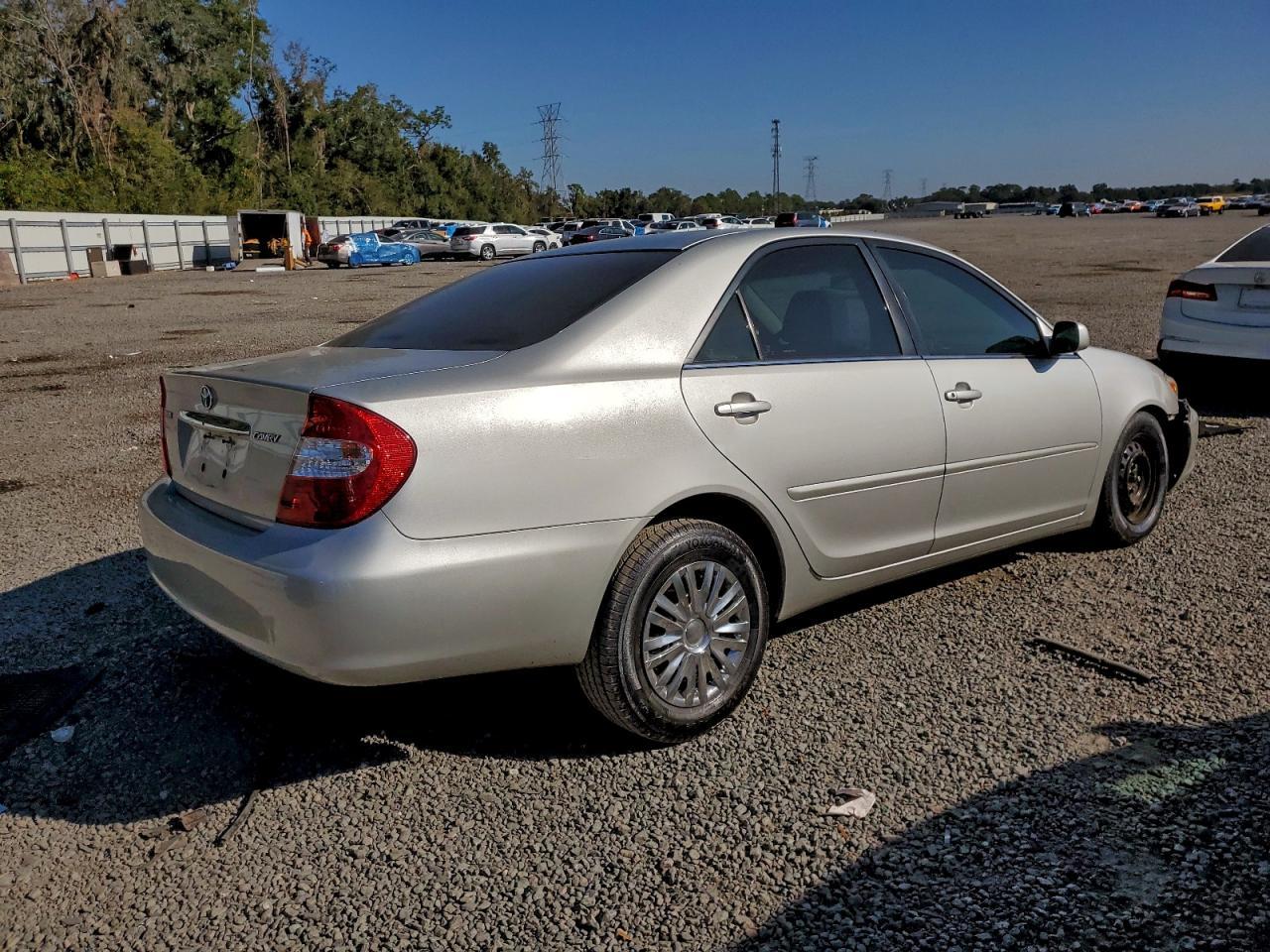 2003 Toyota Camry Le - Фото 3