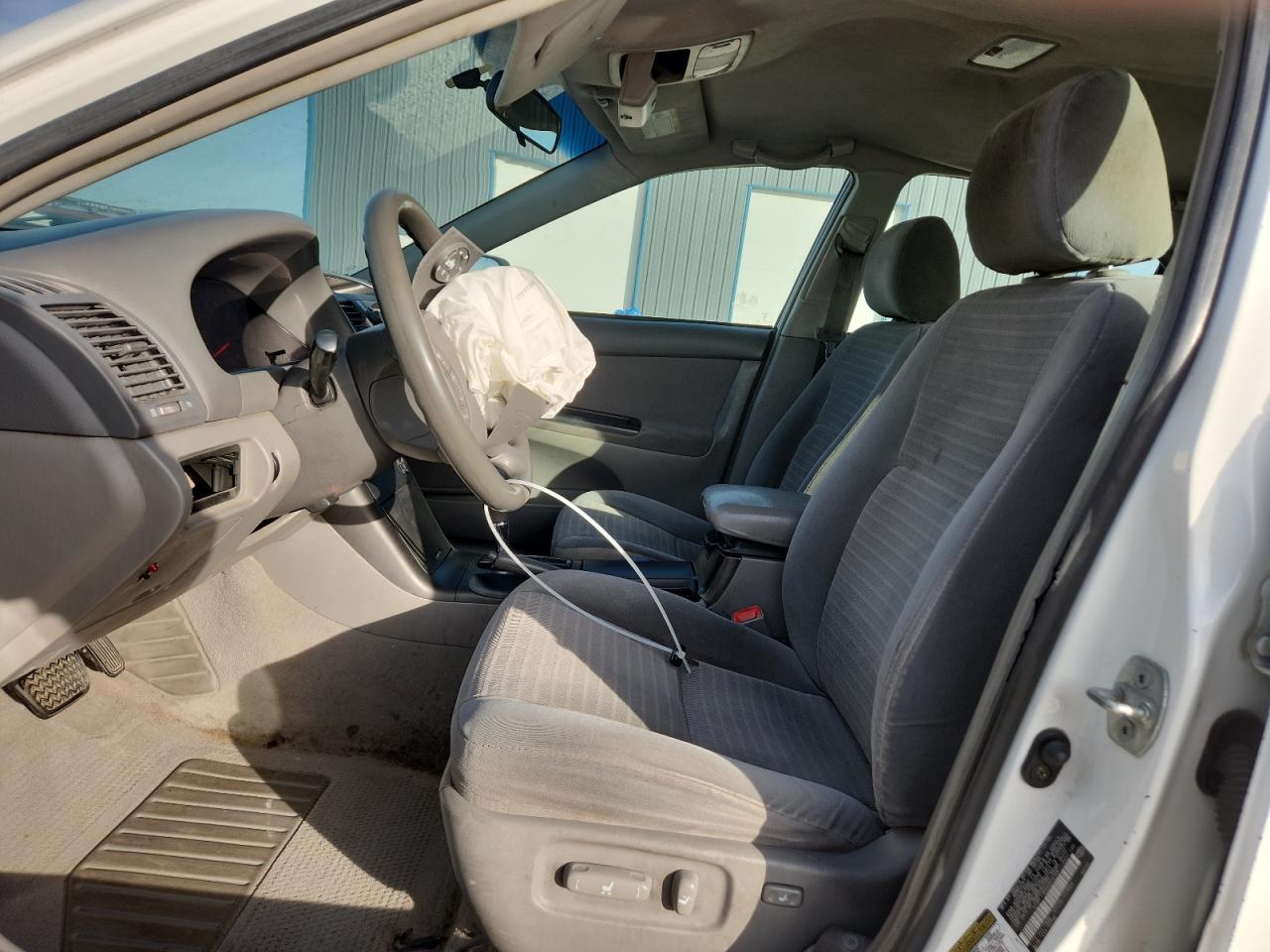 2005 Toyota Camry Le - Image 7