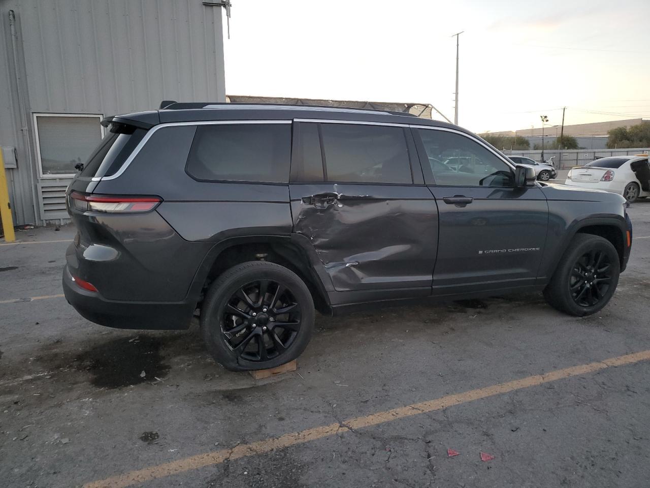 2022 Jeep Grand Cherokee L Limited - Image 3