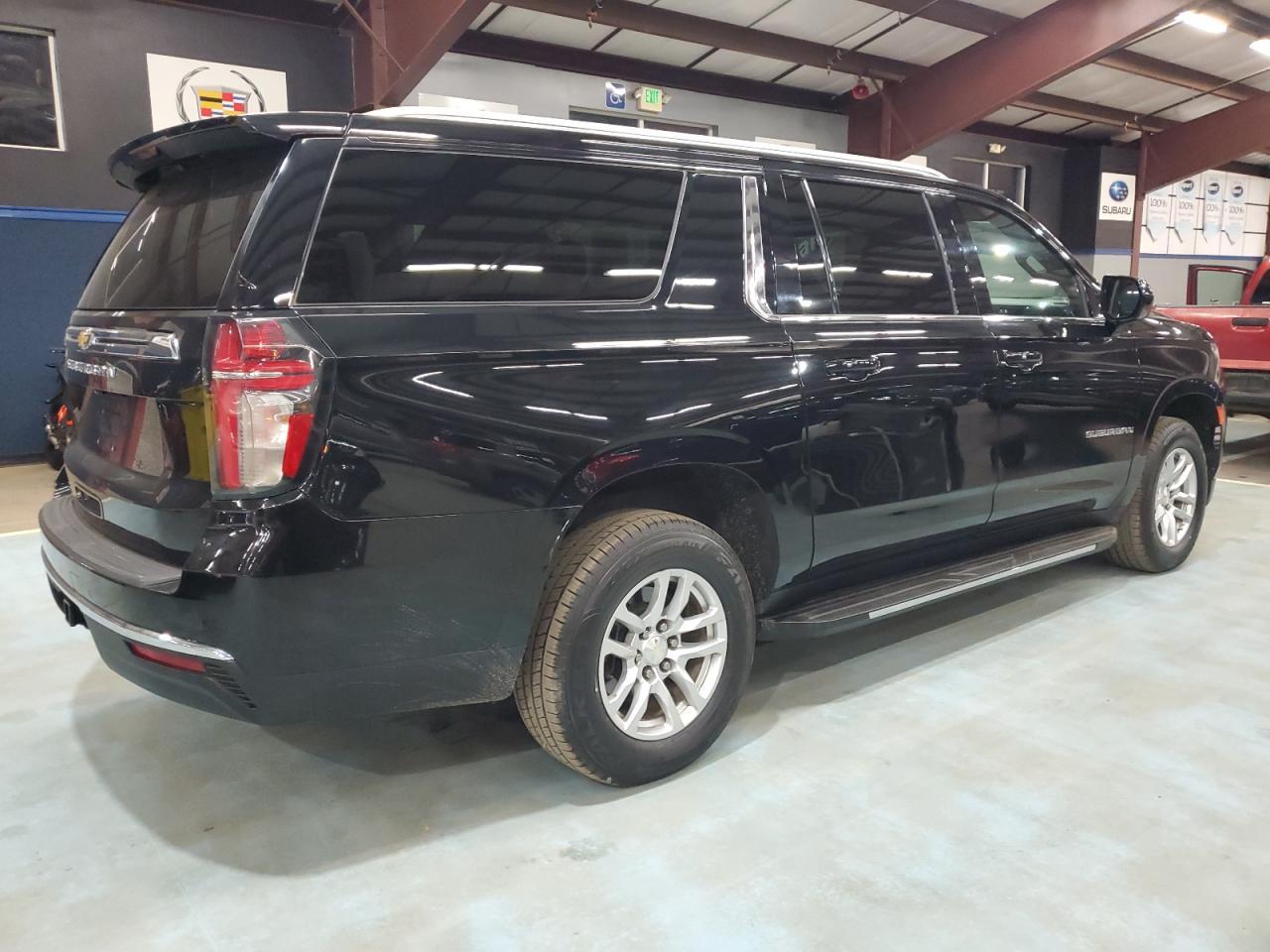 2021 Chevrolet Suburban K1500 Ls - Фото 3