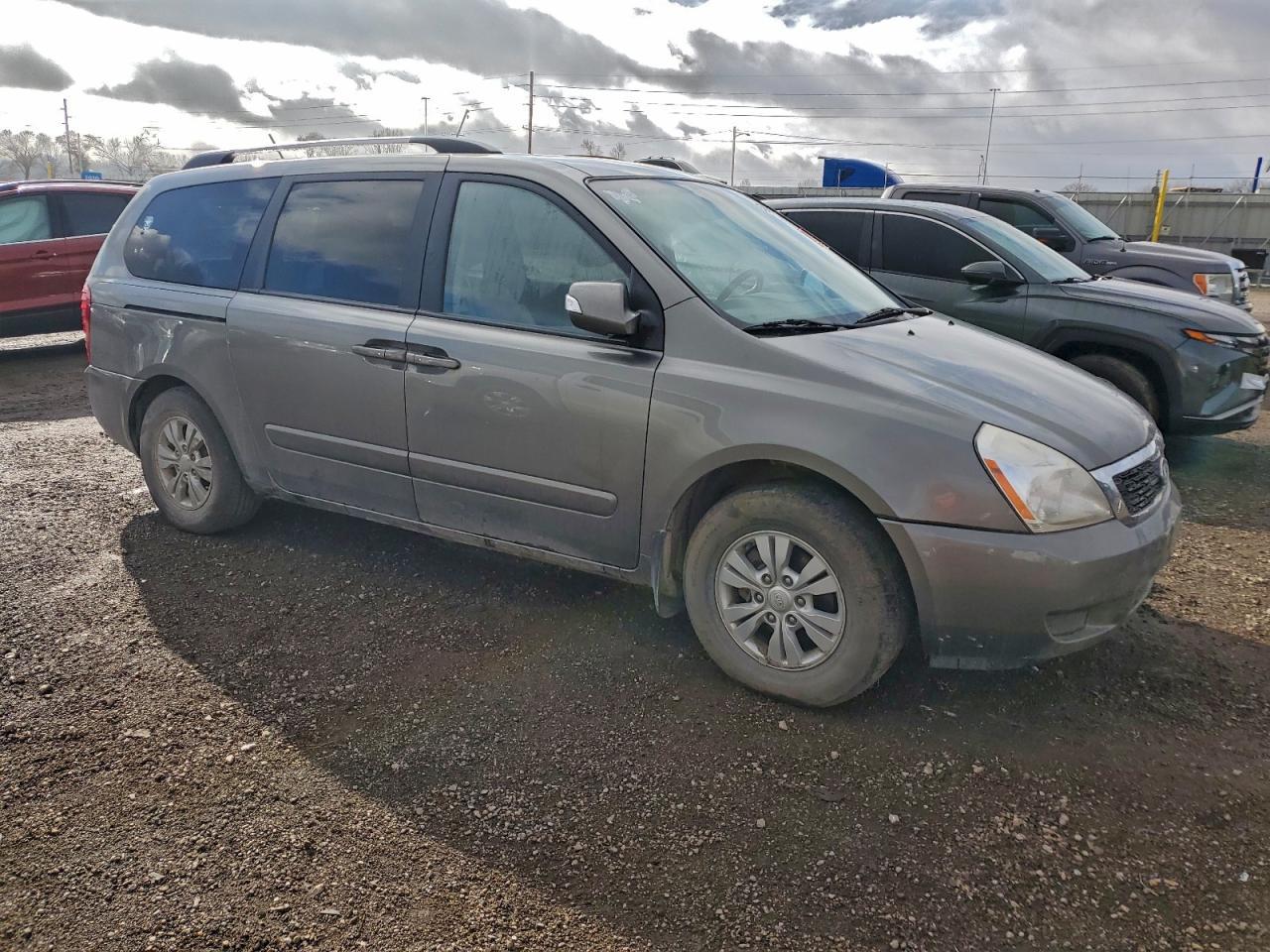 2012 Kia Sedona Lx - Image 4