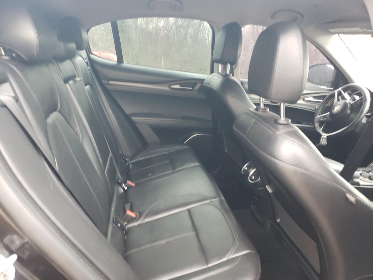 2018 Alfa Romeo Stelvio Ti - Image 6