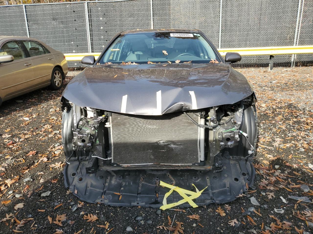 2021 Toyota Camry Se - Фото 5
