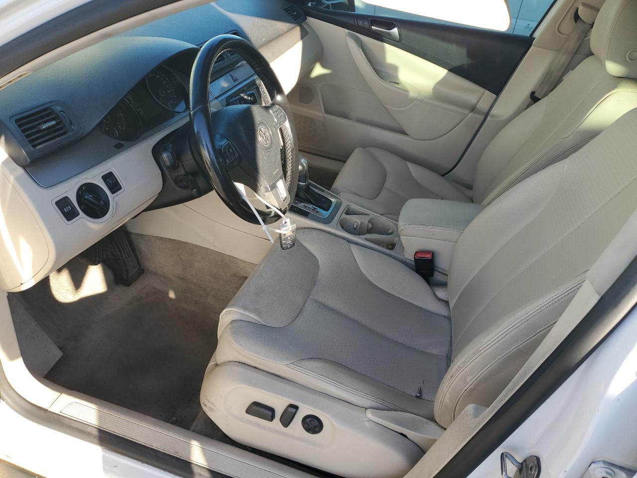 2010 Volkswagen Passat Komfort - Фото 7
