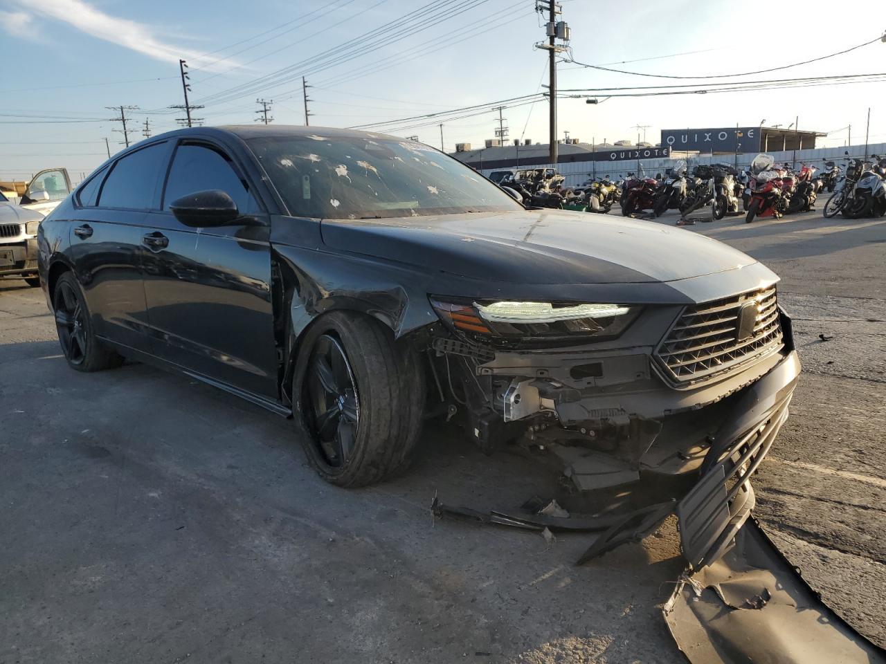 2023 Honda Accord Hybrid Sport-L - Image 4