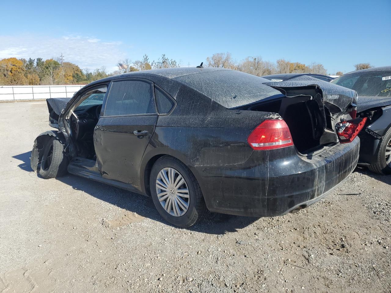 2014 Volkswagen Passat S - Image 2