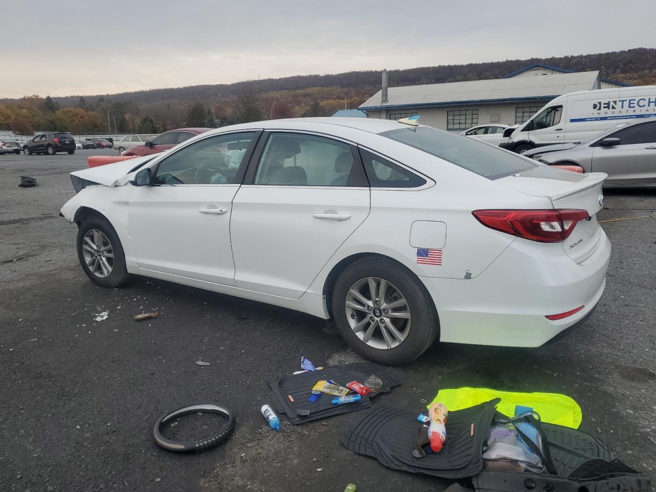 2017 Hyundai Sonata Se - Image 2