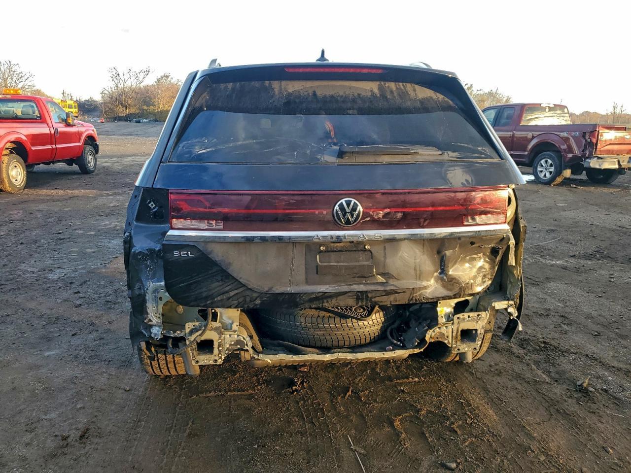 2024 Volkswagen Atlas Sel Premium R-Line - Image 6