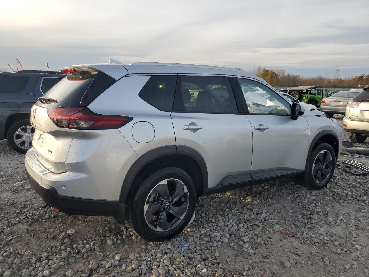 2025 Nissan Rogue Sv - Фото 3