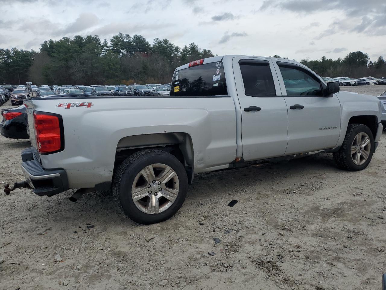 2016 Chevrolet Silverado K1500 Custom - Фото 3