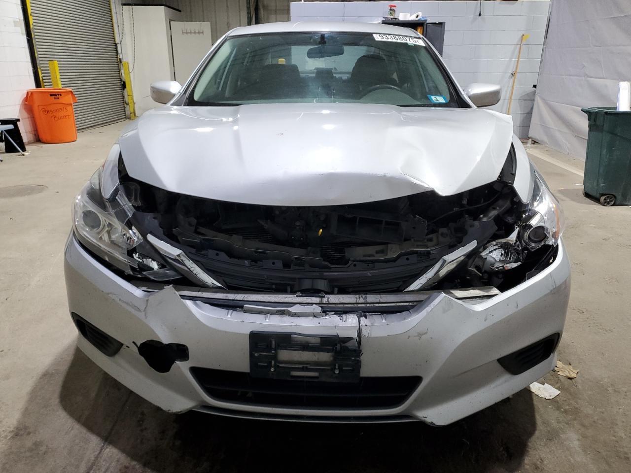 2017 Niss Altima 2.5 S - Image 5
