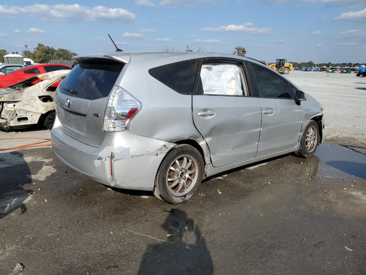 2014 Toyota Prius V Two - Image 3