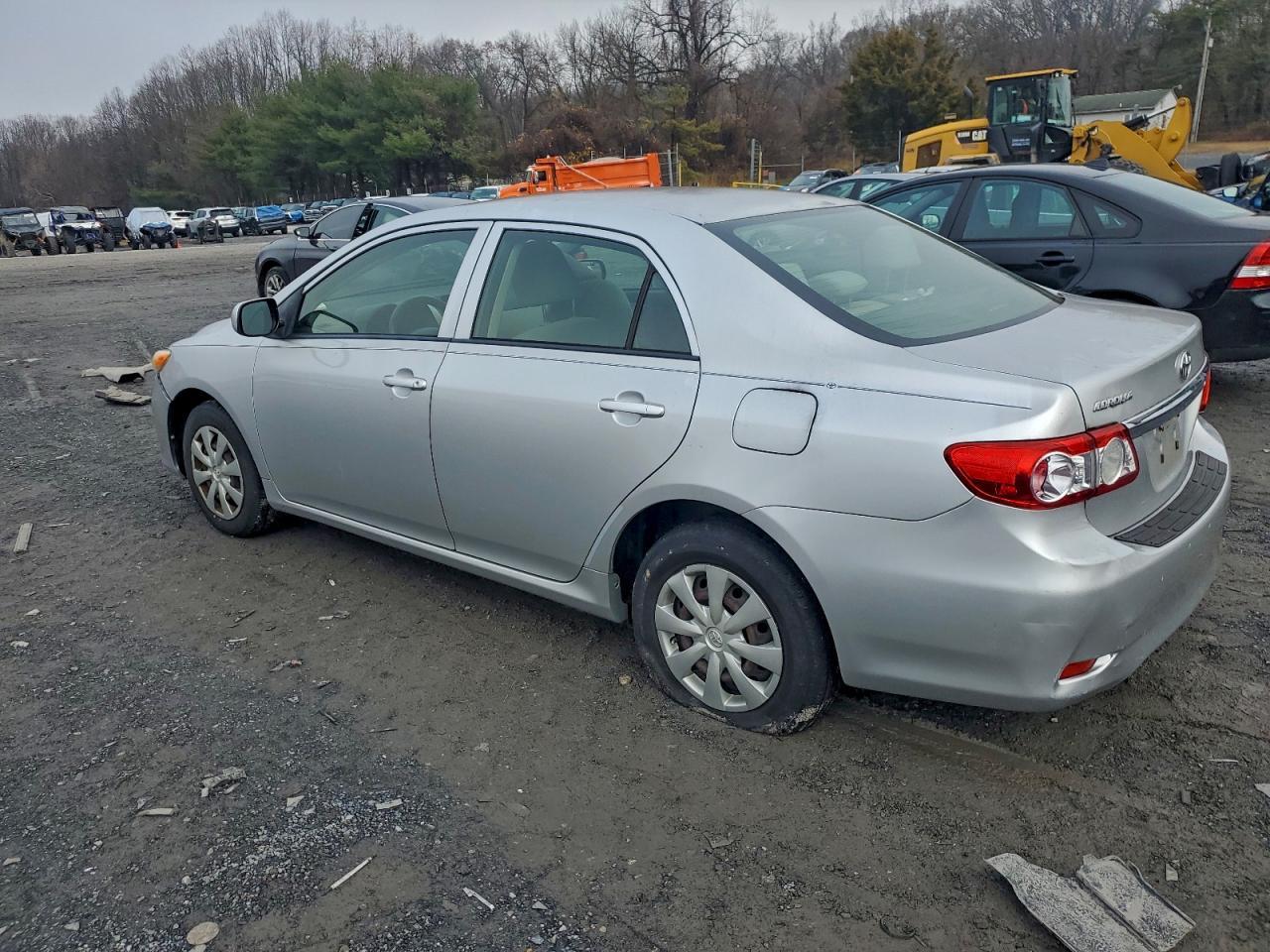 2013 Toyota Corolla - Фото 2