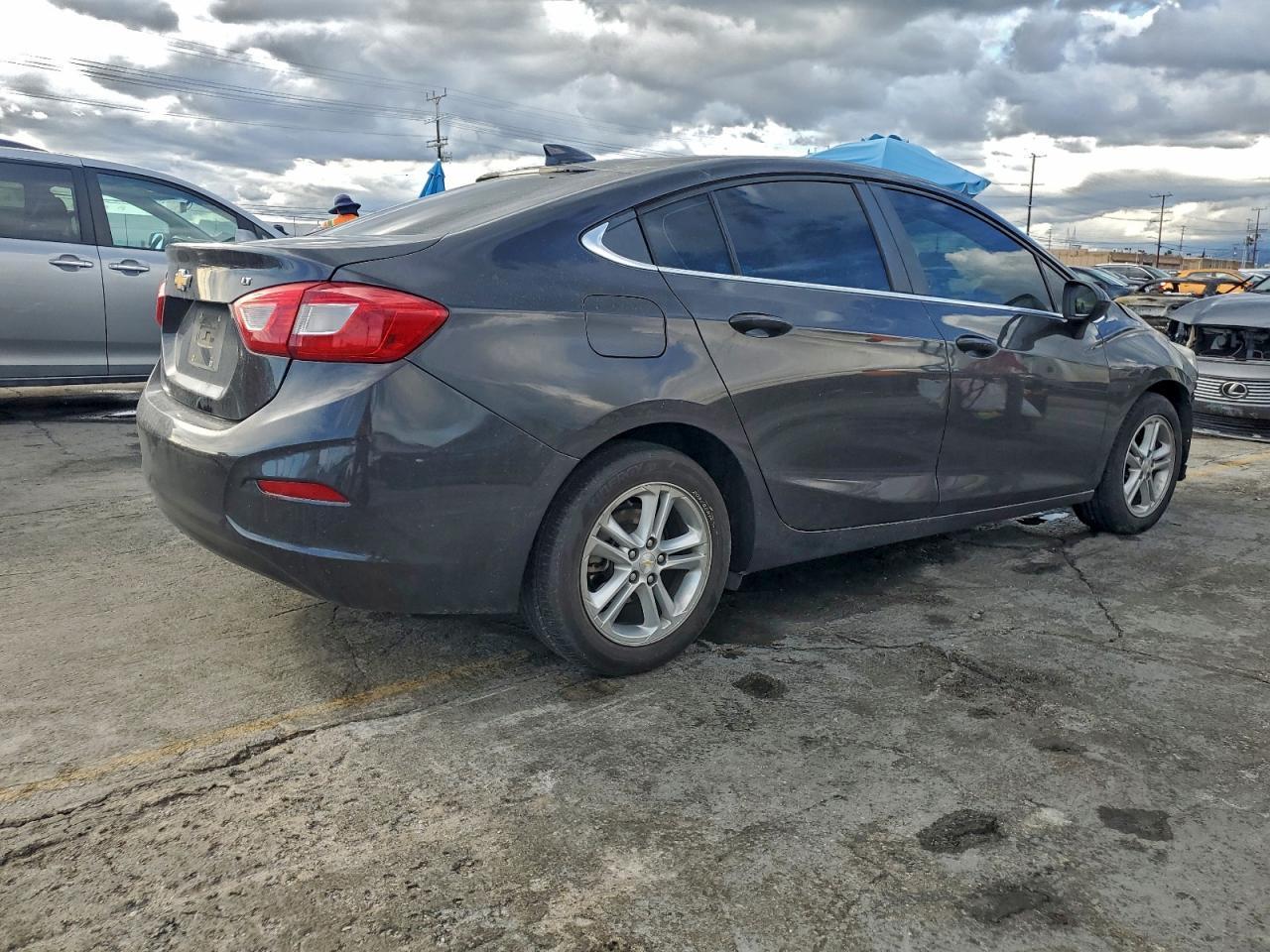2017 Chevrolet Cruze Lt - Image 3