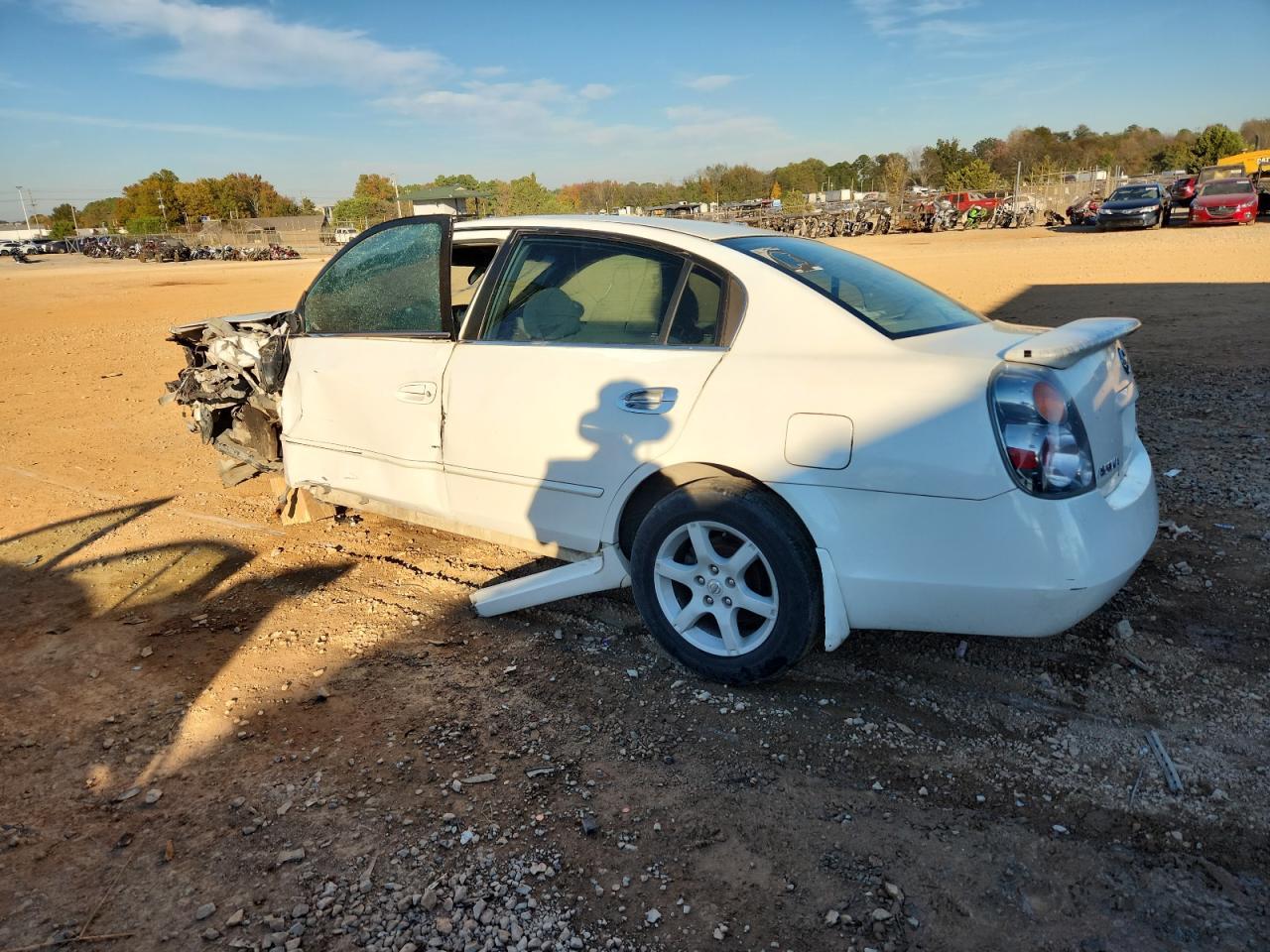2004 Nissan Altima 2.5 - Фото 2