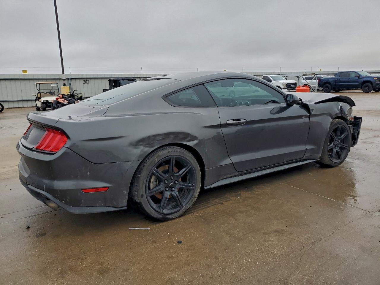 2020 Ford Mustang - Фото 5