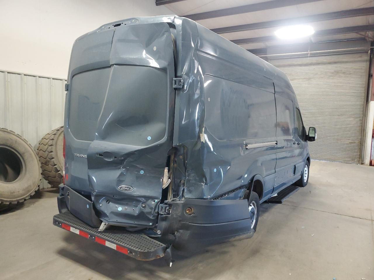 2020 Ford Transit 250 Delivery Van - Фото 3