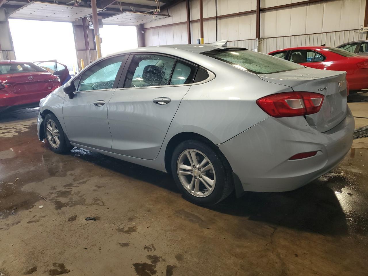 2017 Chevrolet Cruze Lt - Фото 2