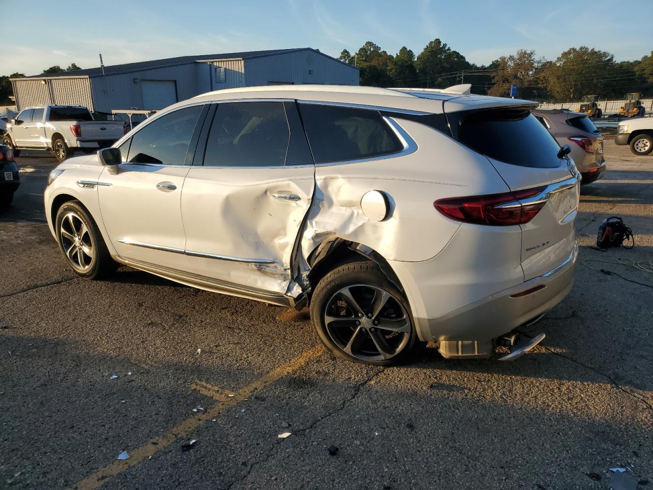 2020 Buick Enclave Essence - Image 2