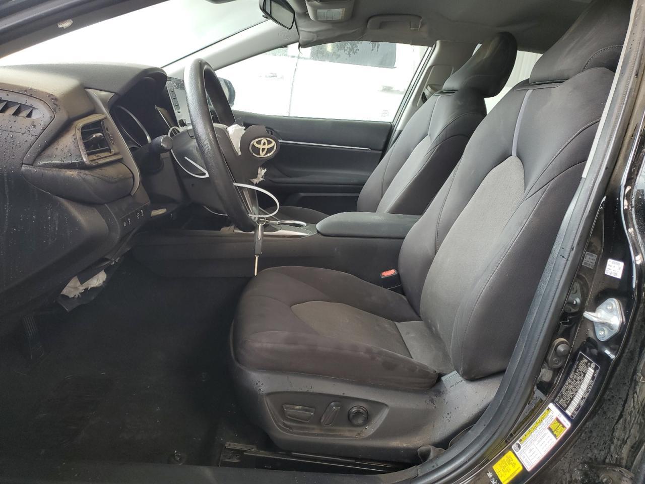 2021 Toyota Camry Le - Фото 7