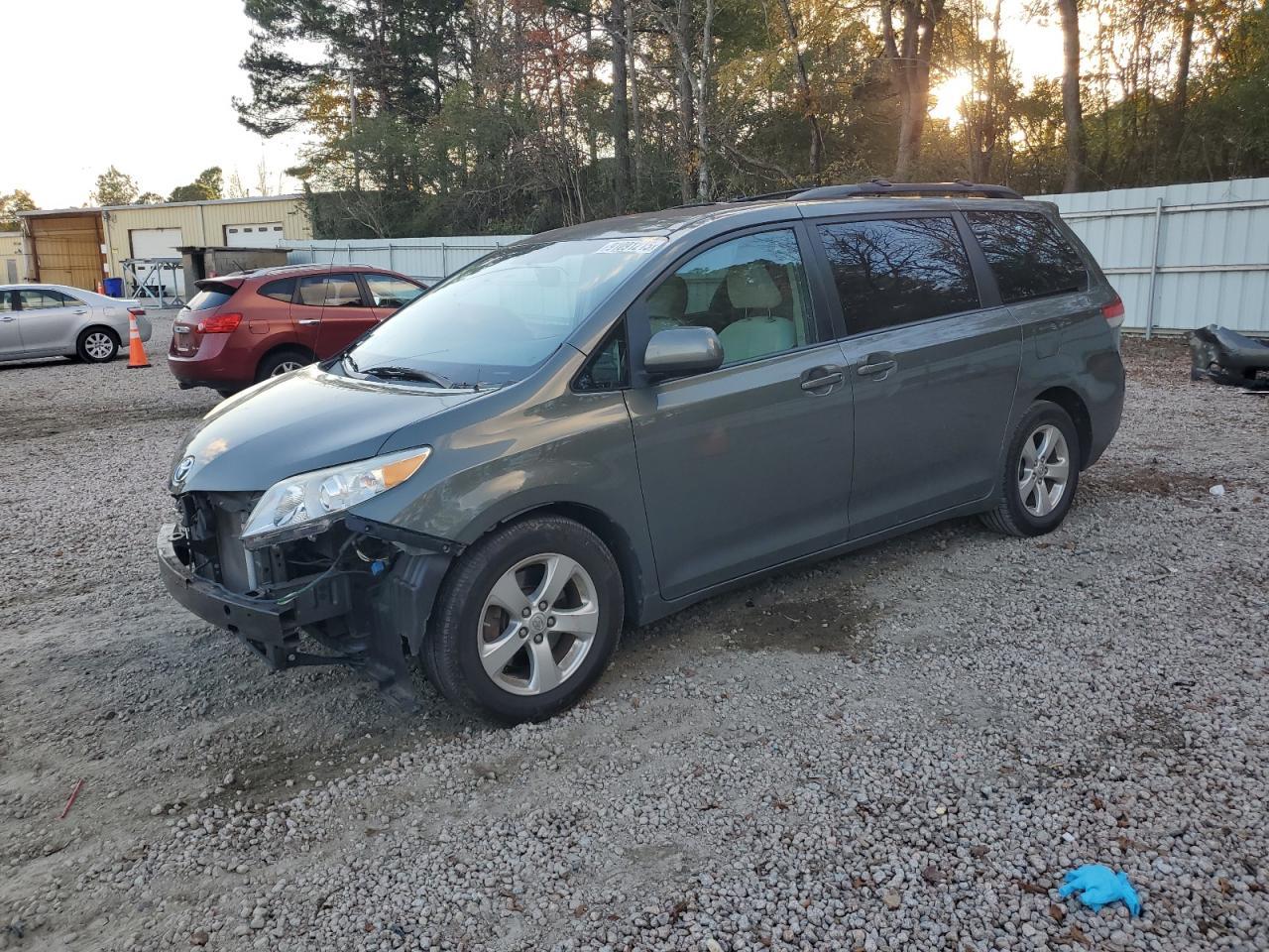 2013 Toyota Sienna Le
