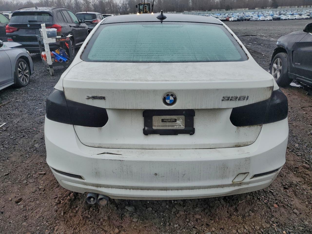 2013 BMW 328 Xi Sulev - Image 6