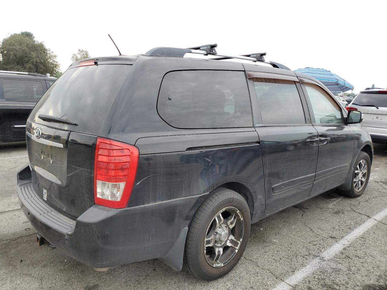 2014 Kia Sedona Lx - Фото 3