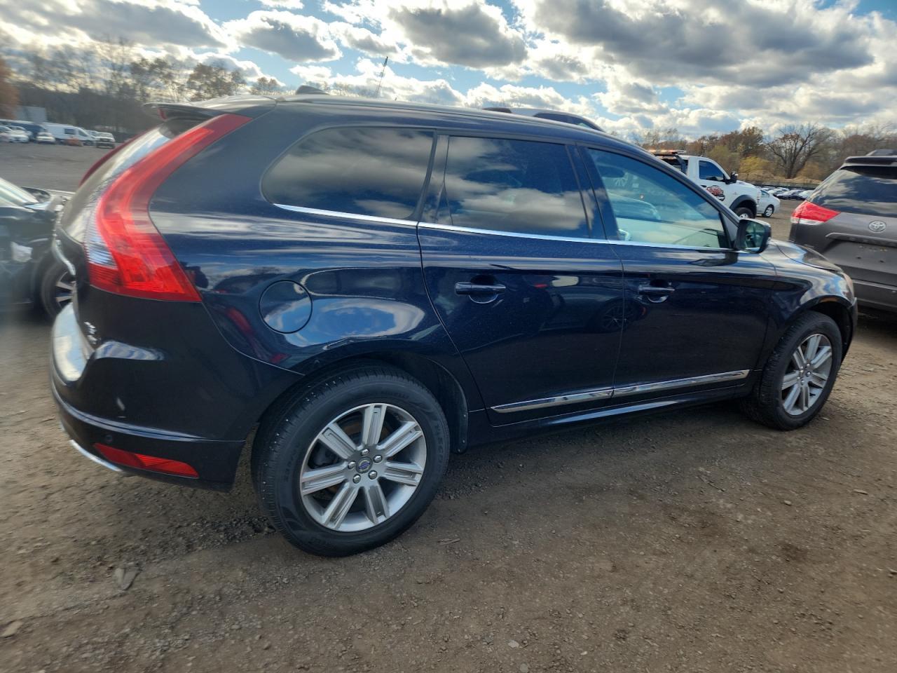 2017 Volvo Xc60 T5 Inscription - Image 3
