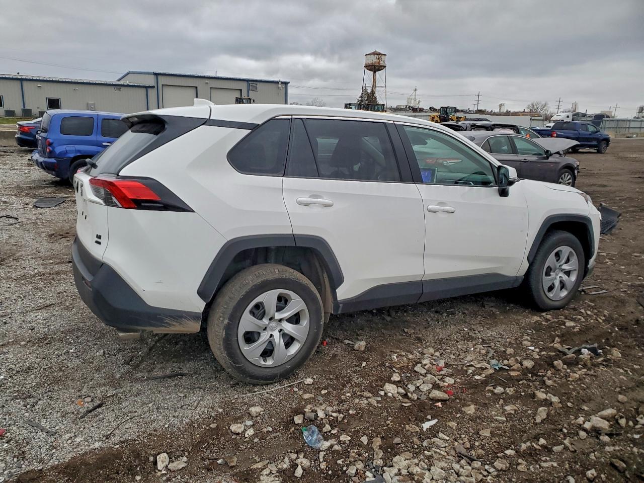 2024 Toyota Rav4 Le - Image 3