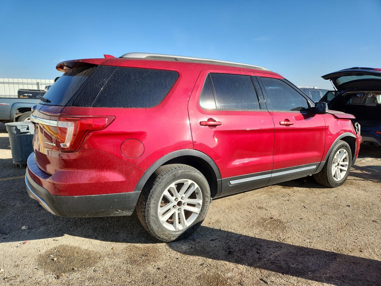 2016 Ford Explorer Xlt - Фото 3