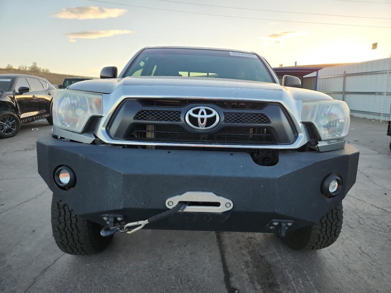 2015 Toyota Tacoma V6 - Фото 5