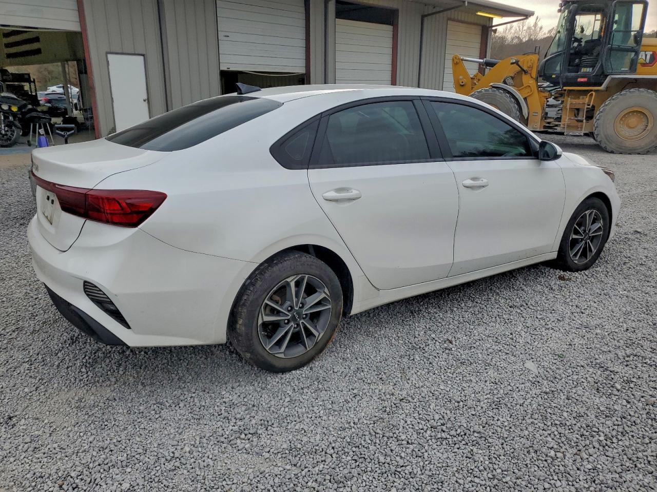 2023 Kia Forte Lx - Фото 3