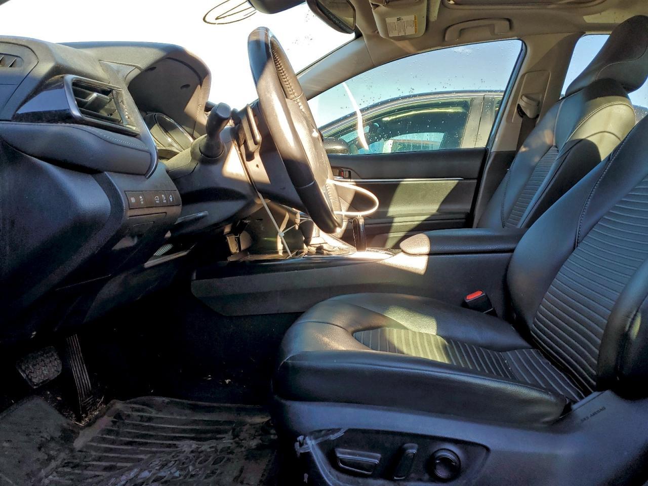 2020 Toyota Camry Se - Фото 7