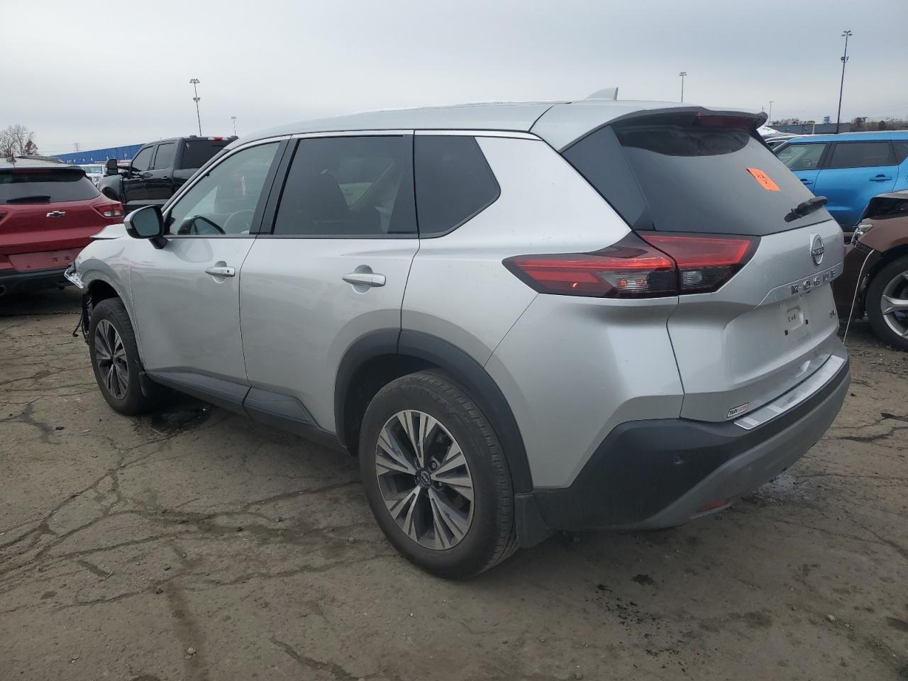 2023 Nissan Rogue Sv - Image 2