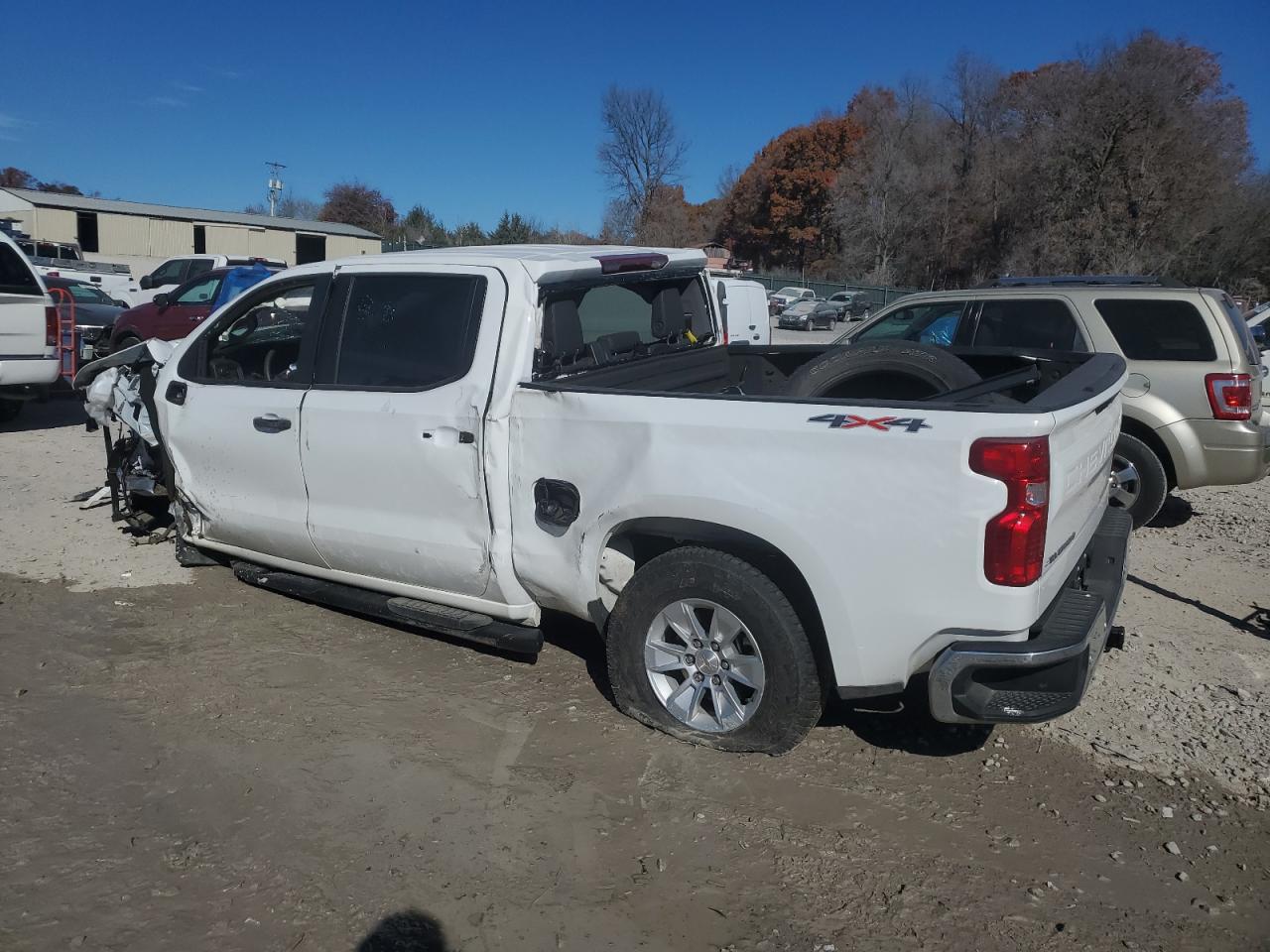 2024 Chevrolet Silverado K1500 - Фото 2
