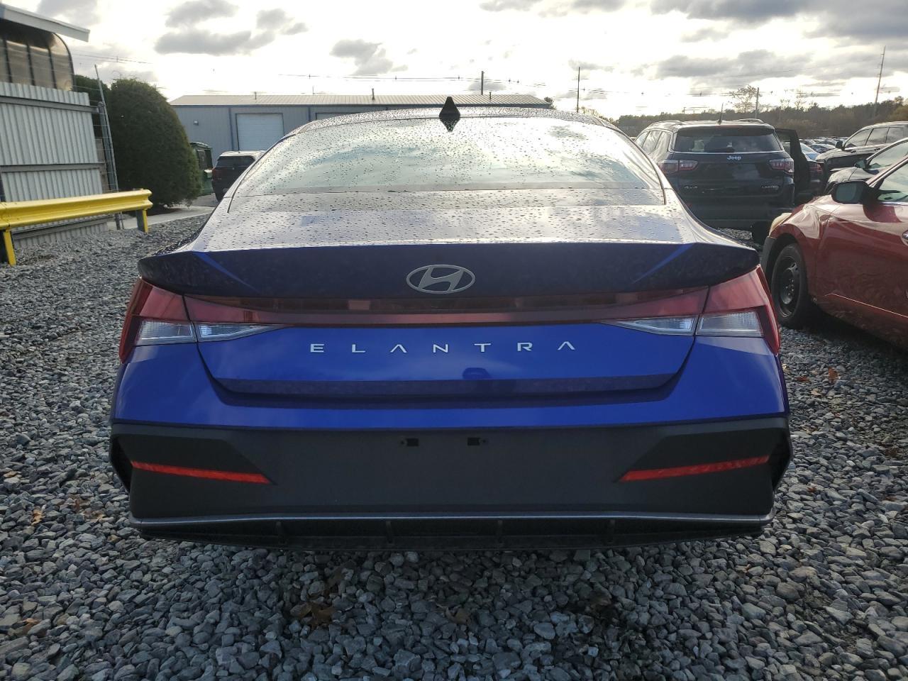 2024 Hyundai Elantra Se - Фото 6