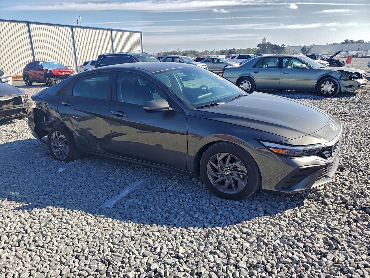 2024 Hyundai Elantra Sel - Фото 4