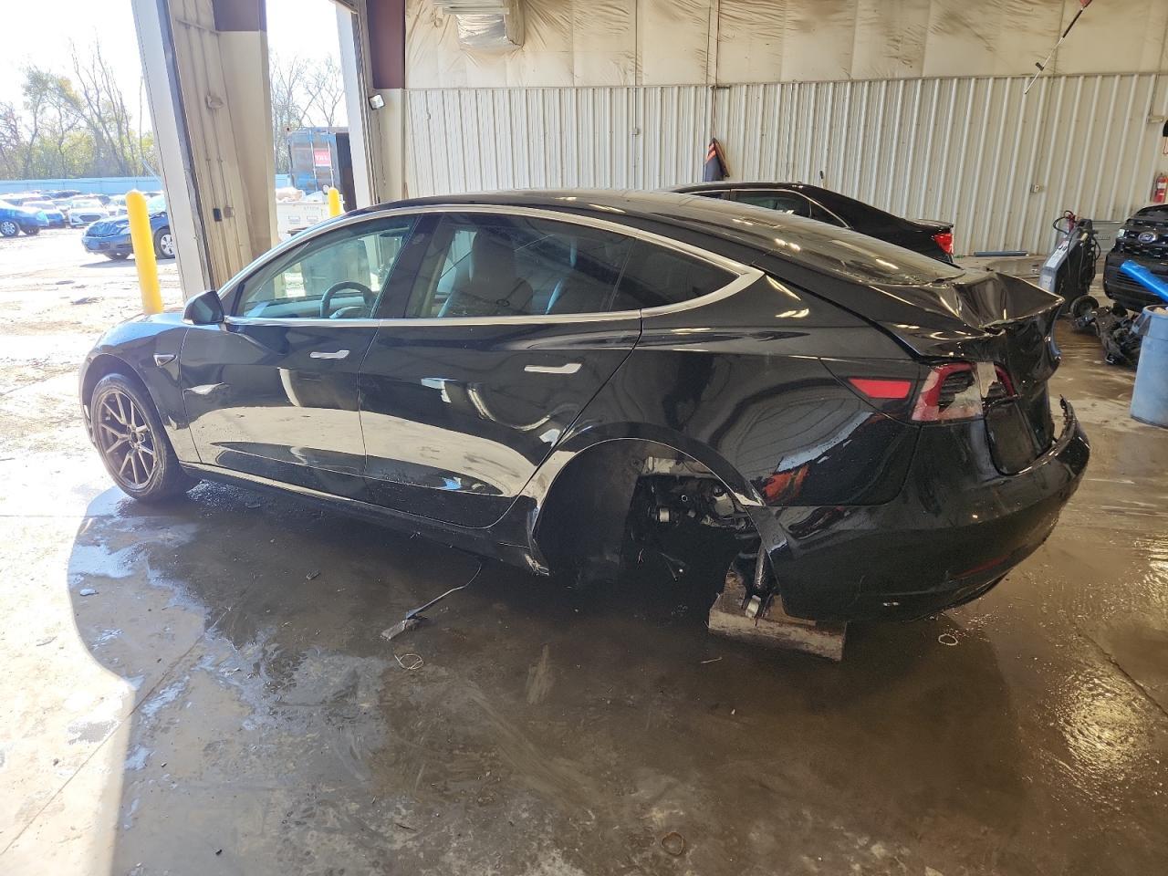 2019 Tesla Model 3 - Фото 2
