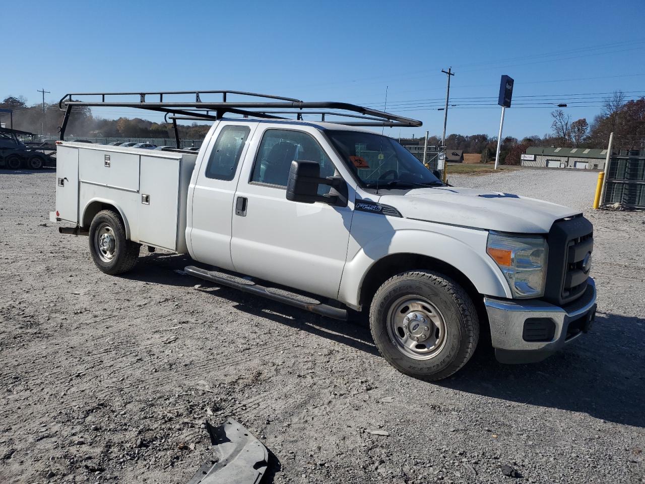 2015 Ford F250 Super Duty Utility / Service Truck - Image 4