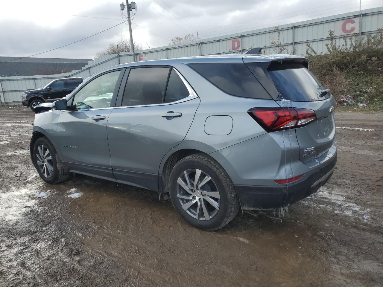 2024 Chevrolet Equinox Lt - Image 2