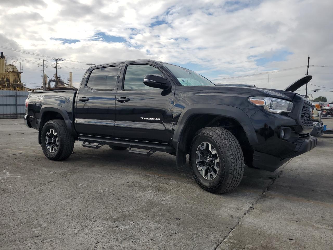 2023 Toyota Tacoma Double Cab - Image 4