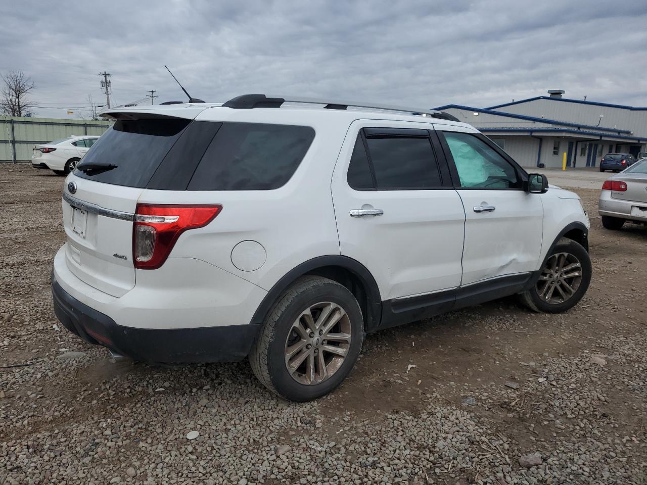 2014 Ford Explorer Xlt - Image 3