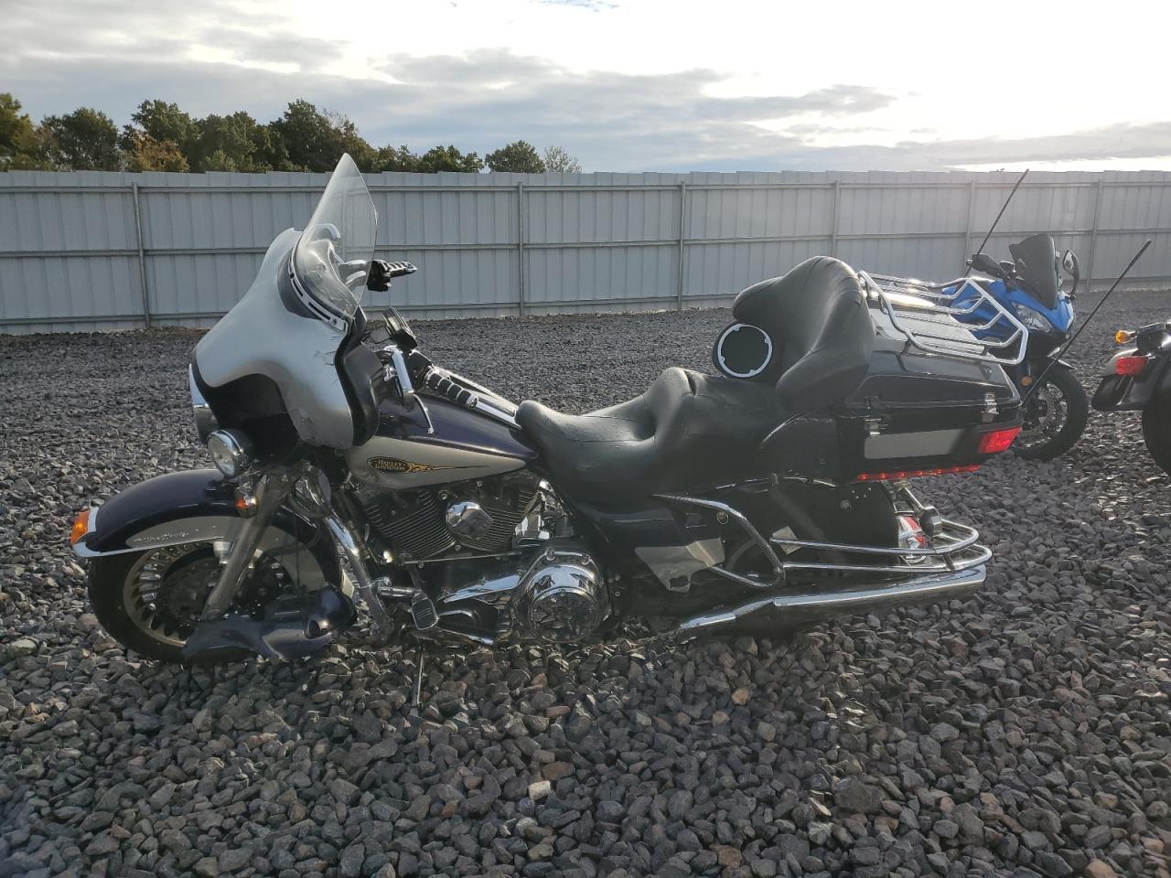 2009 Harley-Davidson Flhtcu - Фото 3